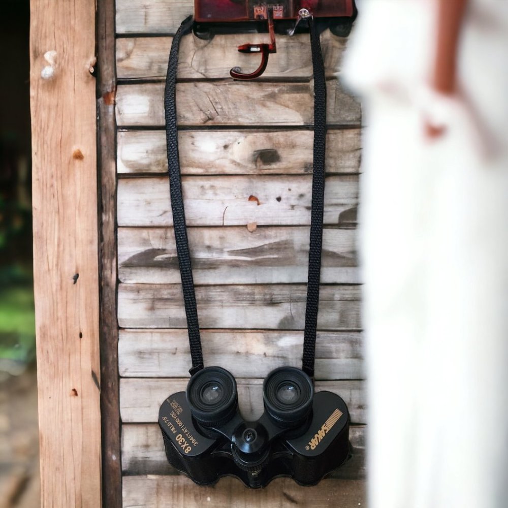 SAKAR 8x30 Field 7.5" 394 Ft. 1000 Yards Binoculars